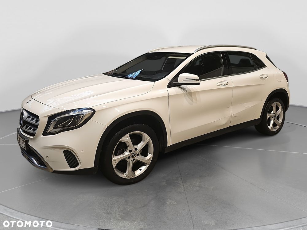 Mercedes-Benz GLA 200 7G-DCT Urban - 1