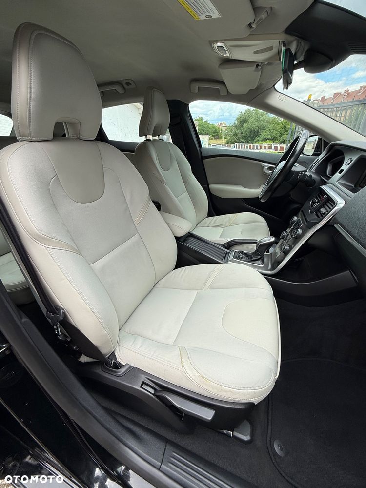 Volvo V40 D3 Geartronic Momentum - 22