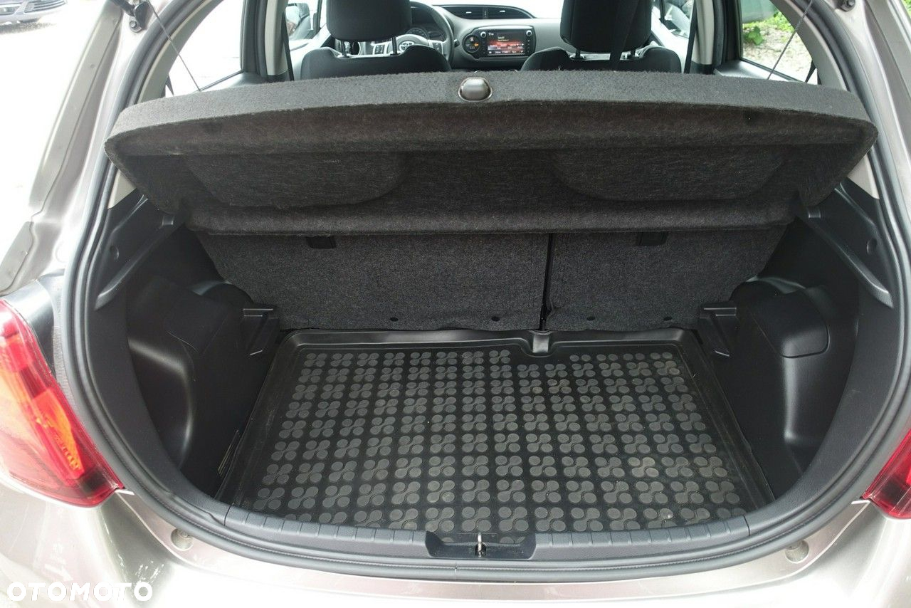 Toyota Yaris - 10