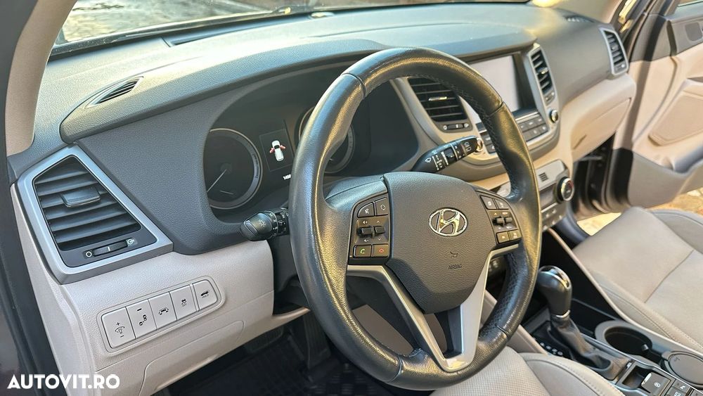 Hyundai Tucson 2.0 CRDI 4WD 6AT Luxury Pack+ - 8