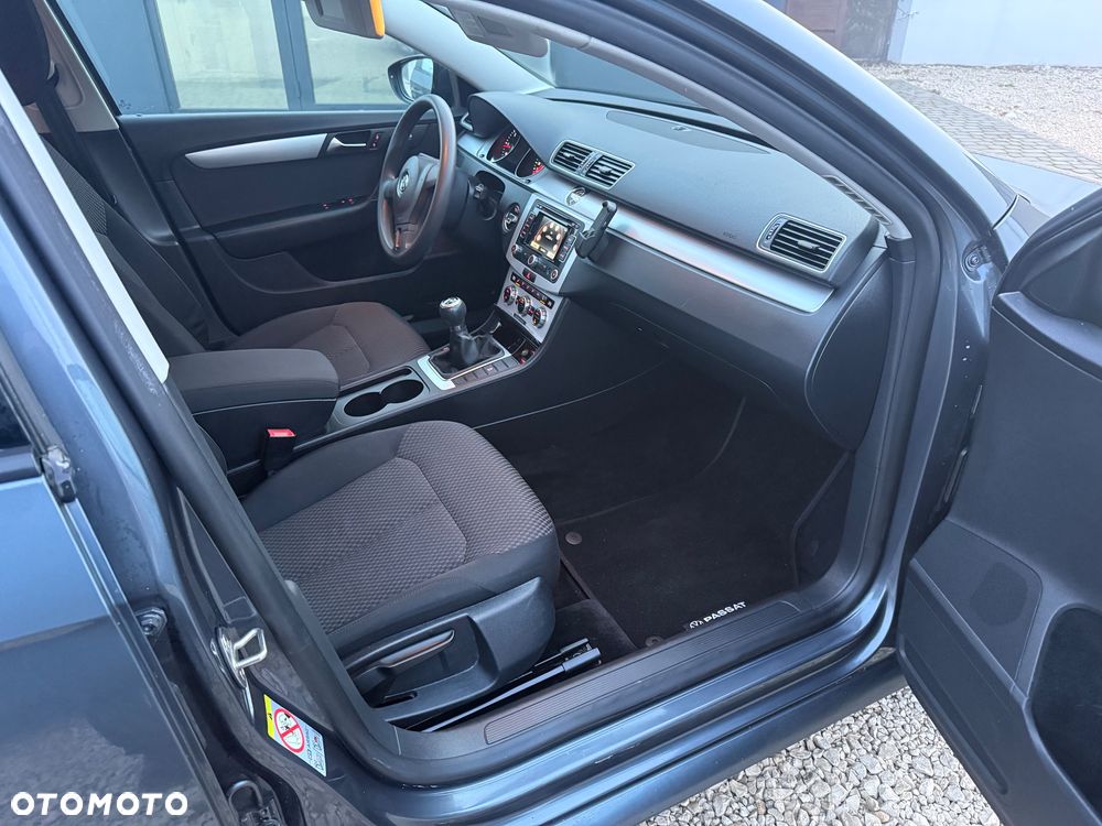 Volkswagen Passat - 9