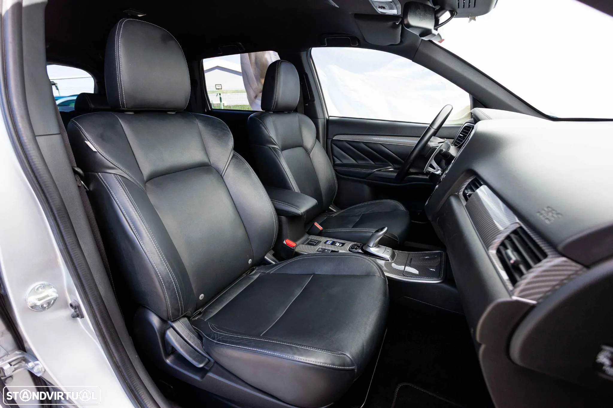 Mitsubishi Outlander 2.0 PHEV Instyle - 38