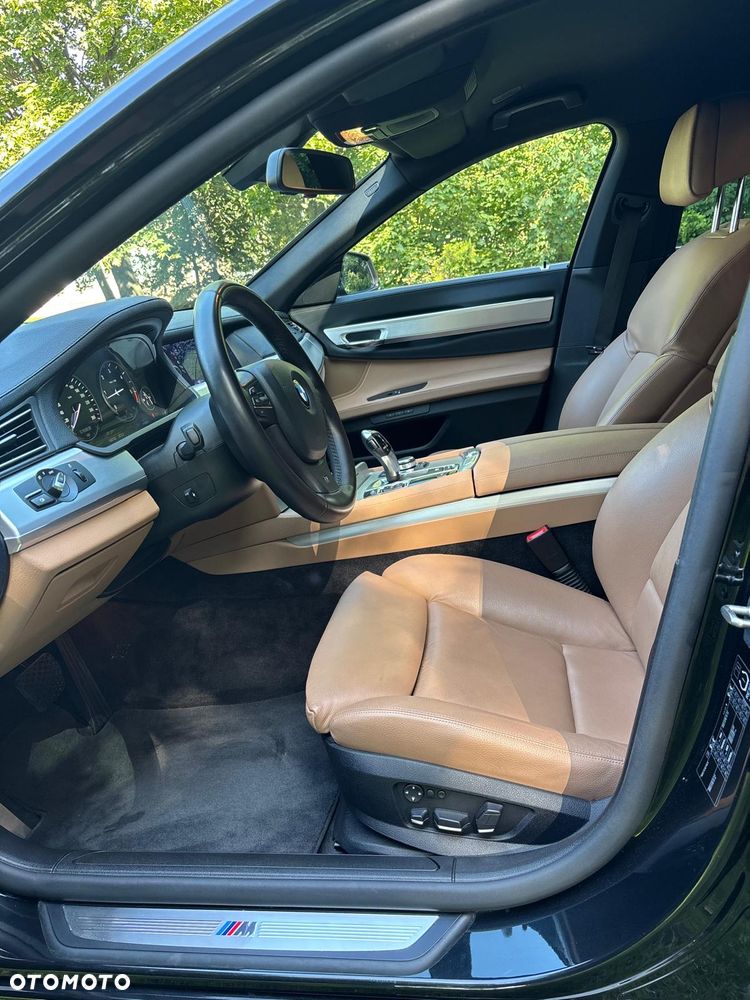 BMW Seria 7 - 22