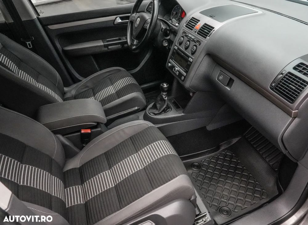 Volkswagen Touran 1.9 TDI DPF Conceptline BlueMotion - 12