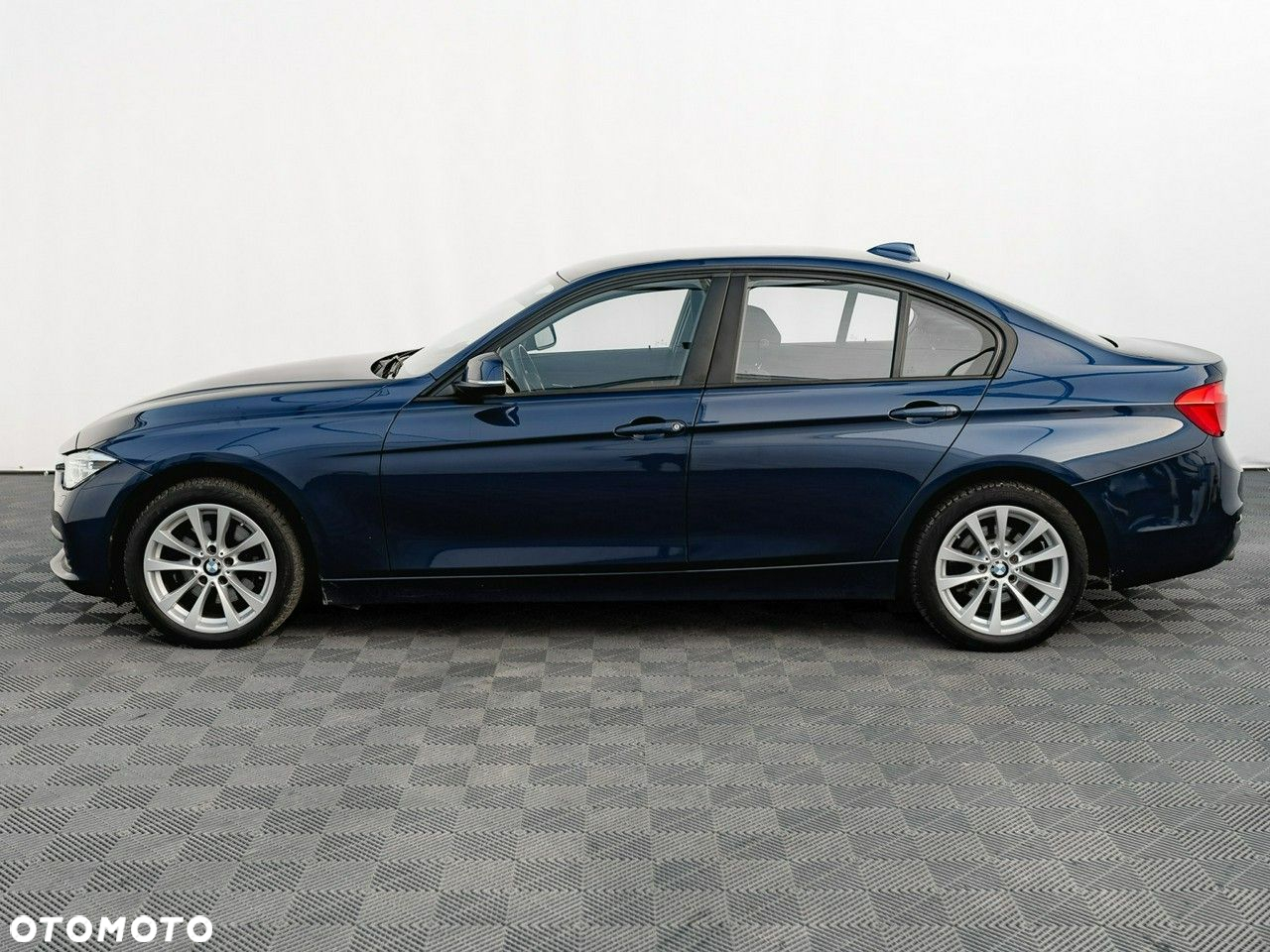 BMW Seria 3 330i xDrive Advantage - 10