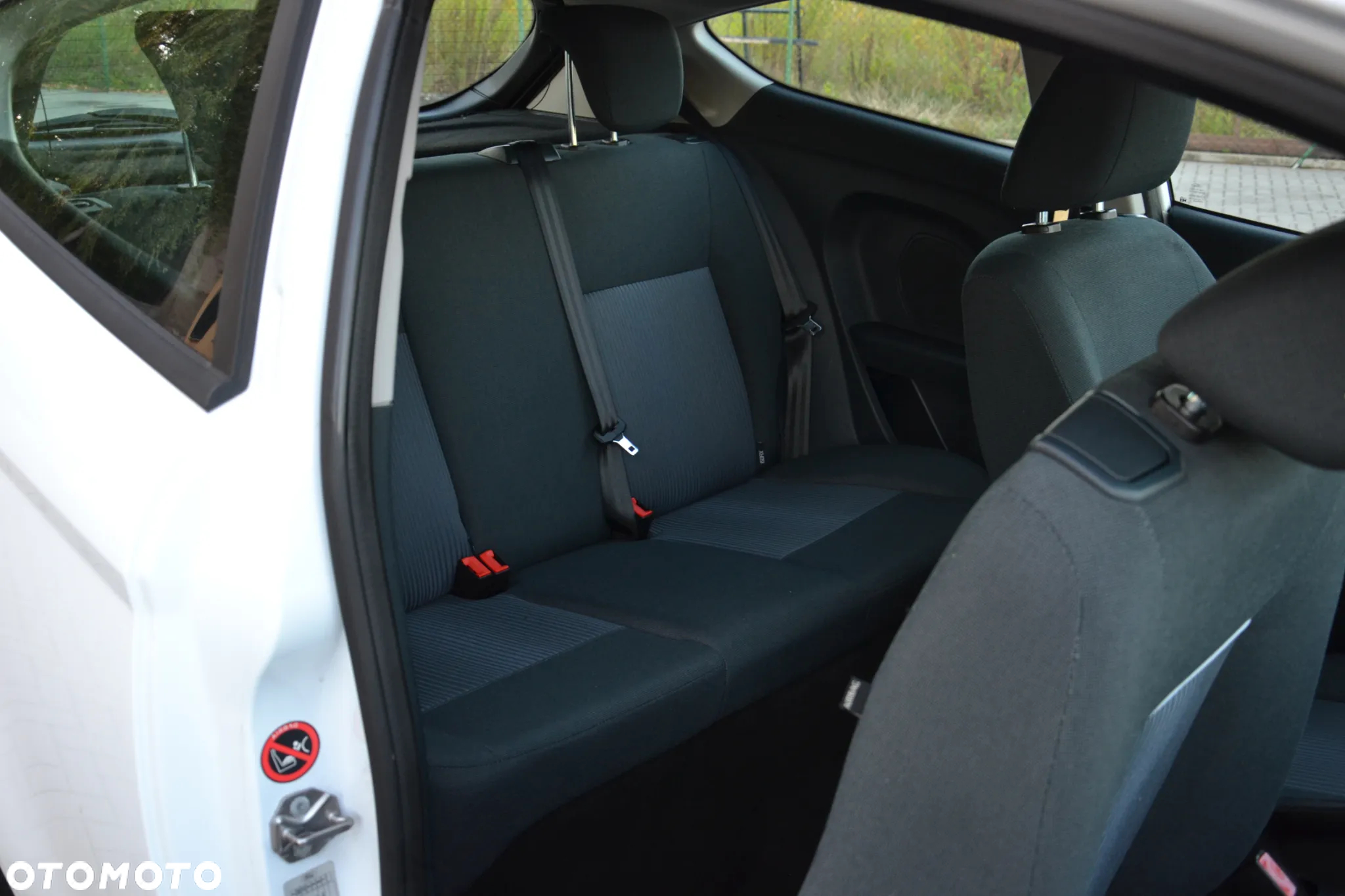 Ford Fiesta 1.6 TDCI Ambiente - 27