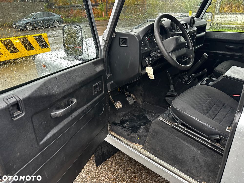 Land Rover Defender - 11