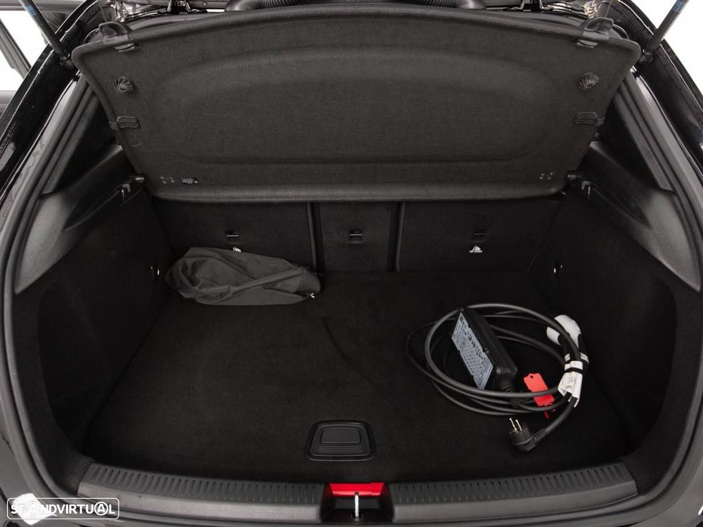 Mercedes-Benz A 250 e 8G-DCT Edition 2020 - 14