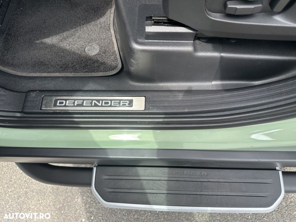 Land Rover Defender - 22