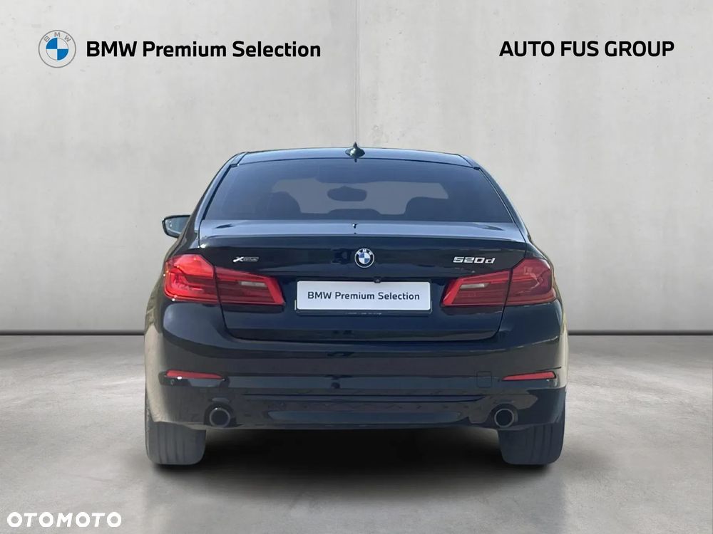 BMW Seria 5 520d xDrive Sport Line sport - 4