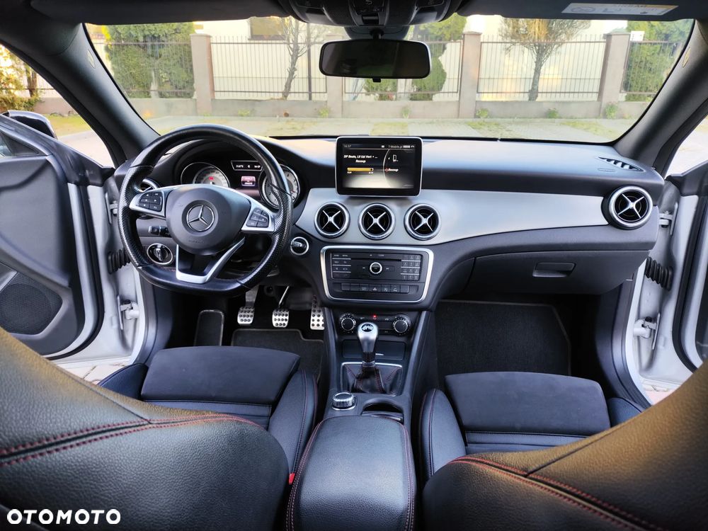 Mercedes-Benz CLA - 17