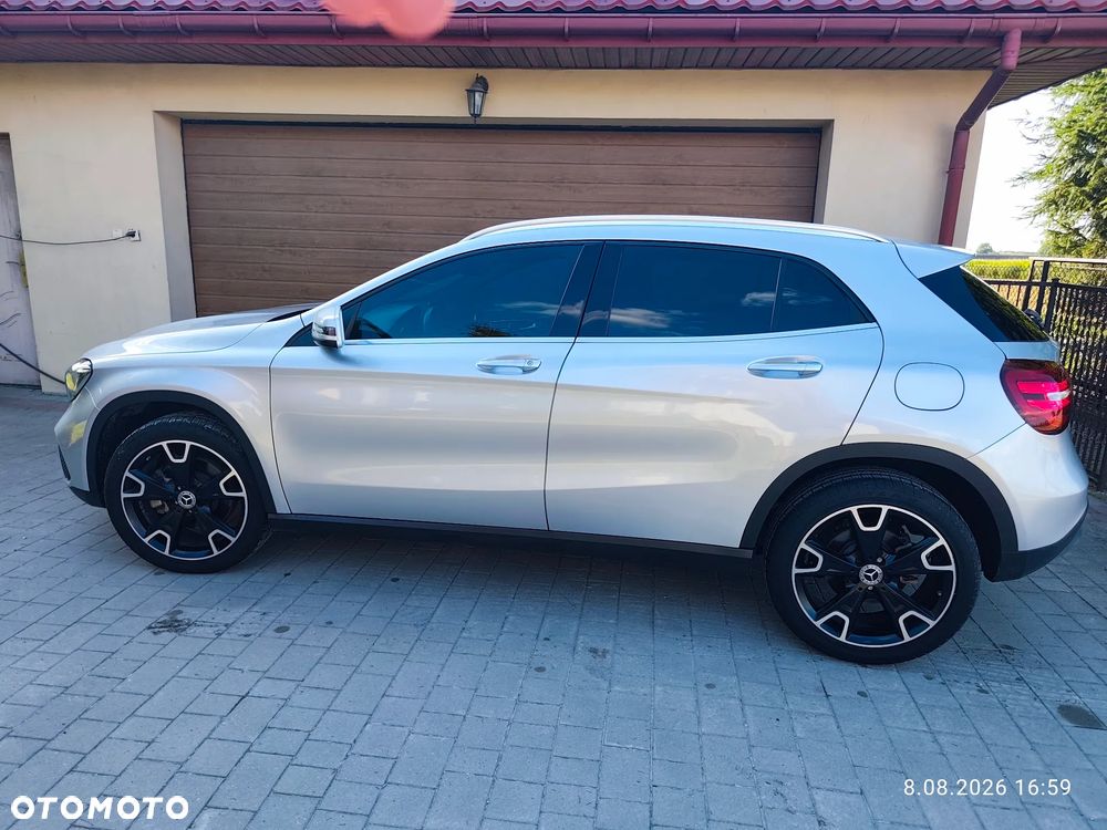 Mercedes-Benz GLA 250 7G-DCT - 9