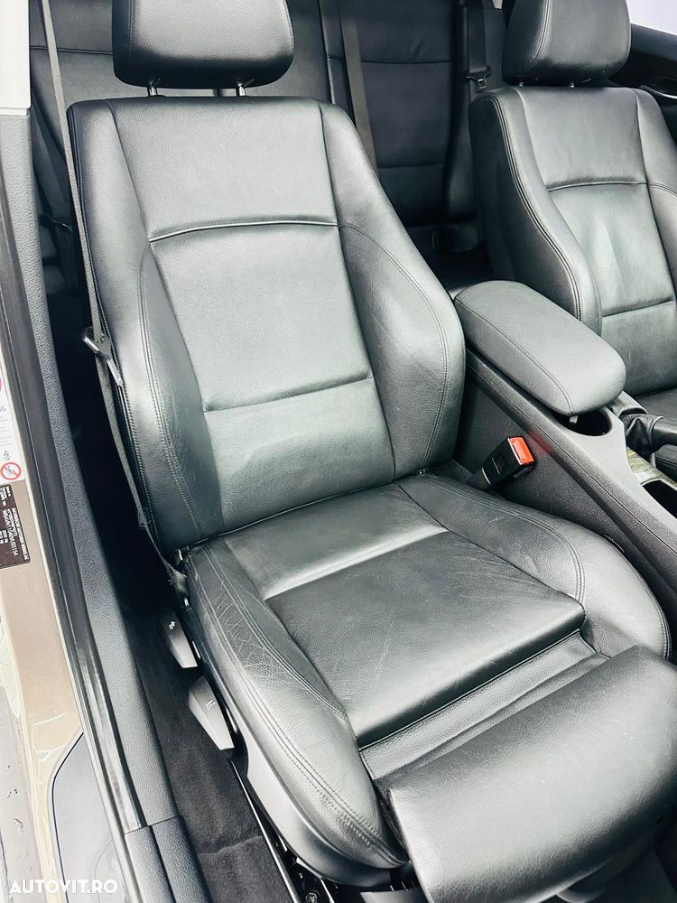 BMW X1 sDrive18d xLine - 24