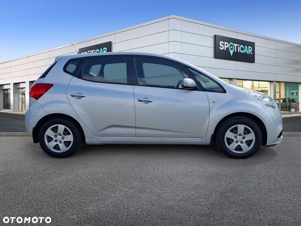Kia Venga - 4