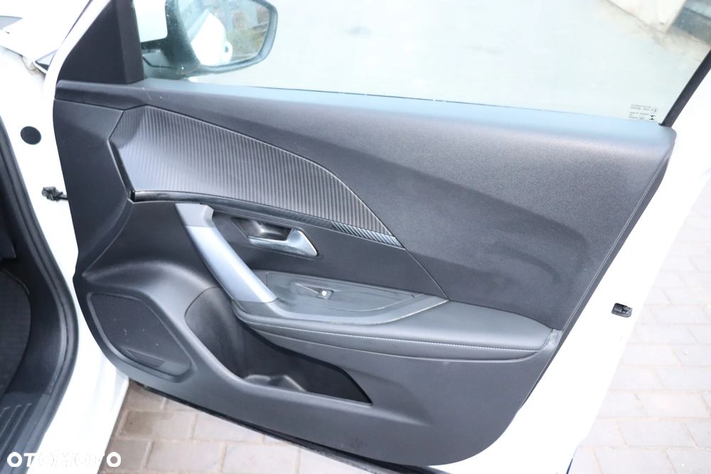 Peugeot 2008 PureTech 130 GT Pack - 14