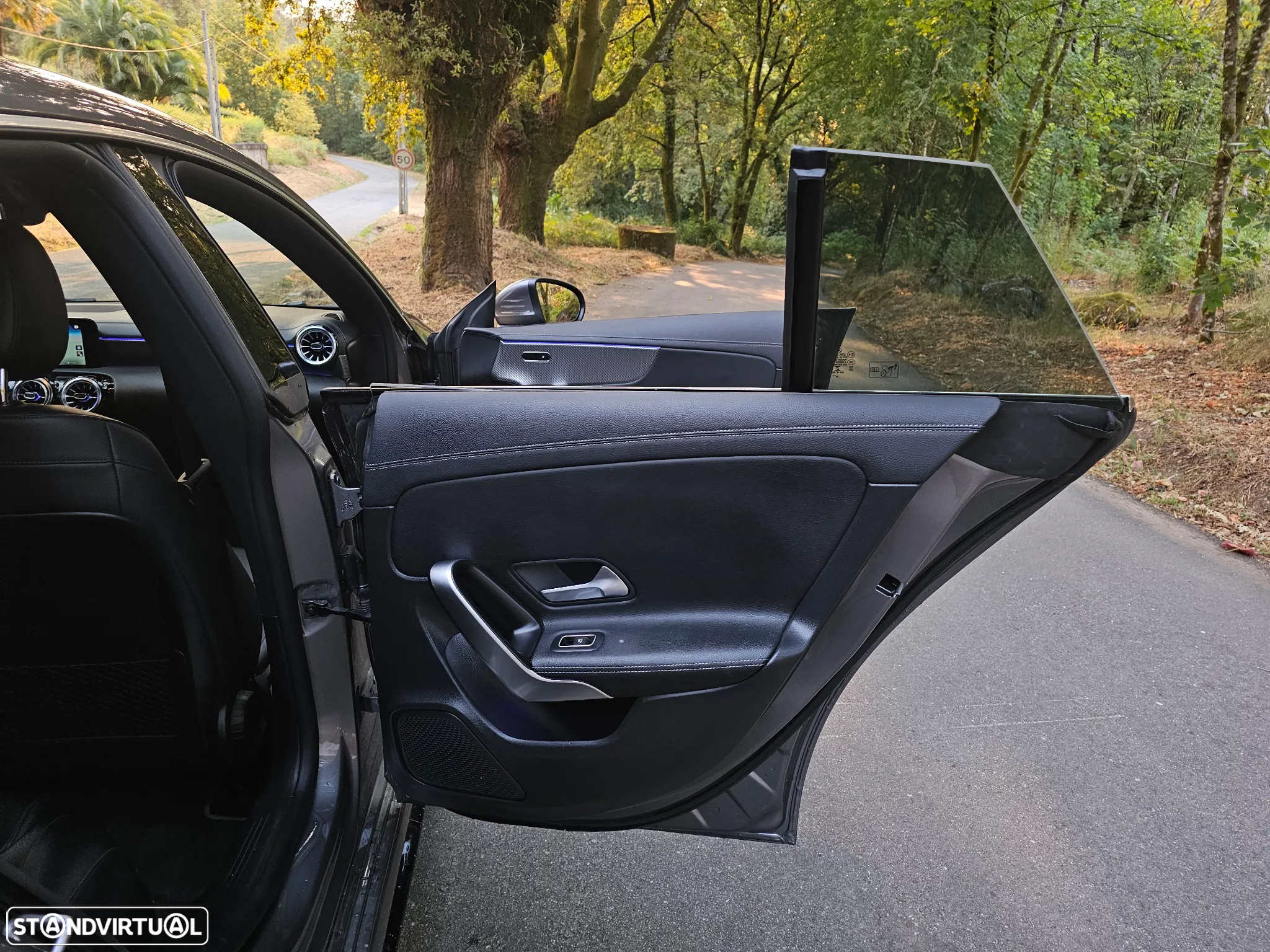 Mercedes-Benz CLA 200 d Shooting Brake 8G-DCT AMG Line - 14