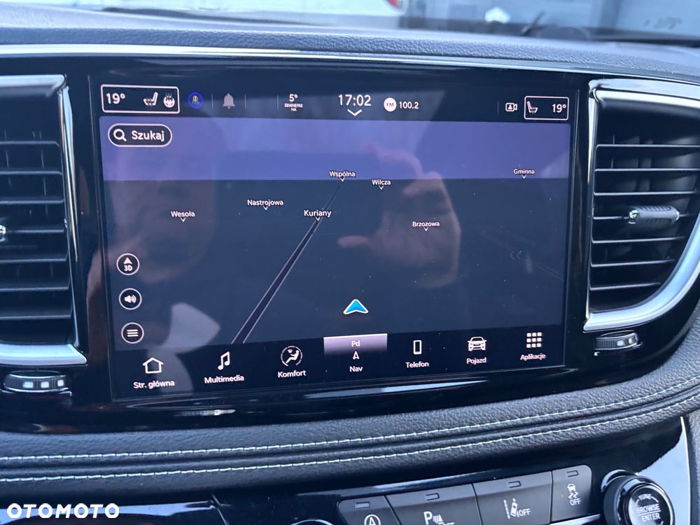 Chrysler Pacifica - 35