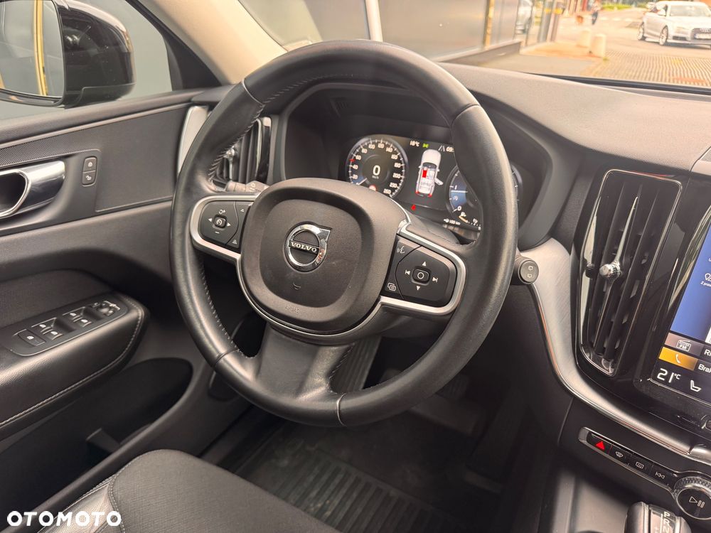 Volvo XC 60 D4 AWD Momentum - 30