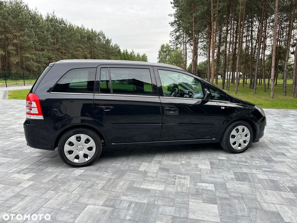 Opel Zafira 1.8 Cosmo EU5 - 17