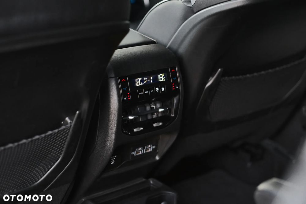 Jeep Grand Cherokee - 24