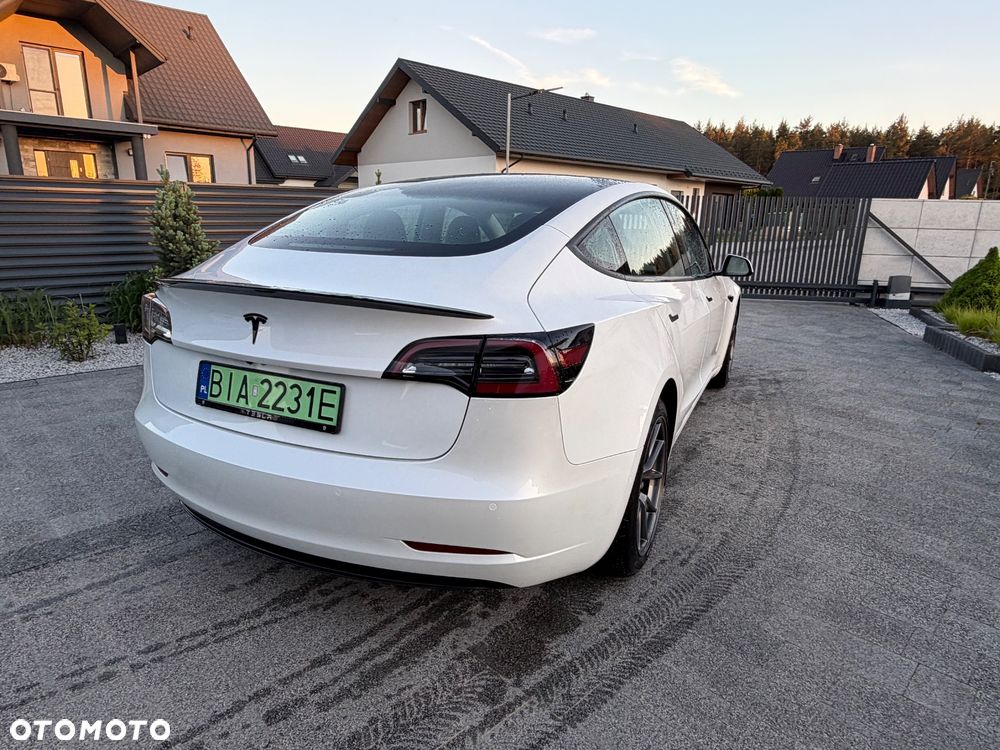 Tesla Model 3 RWD - 19
