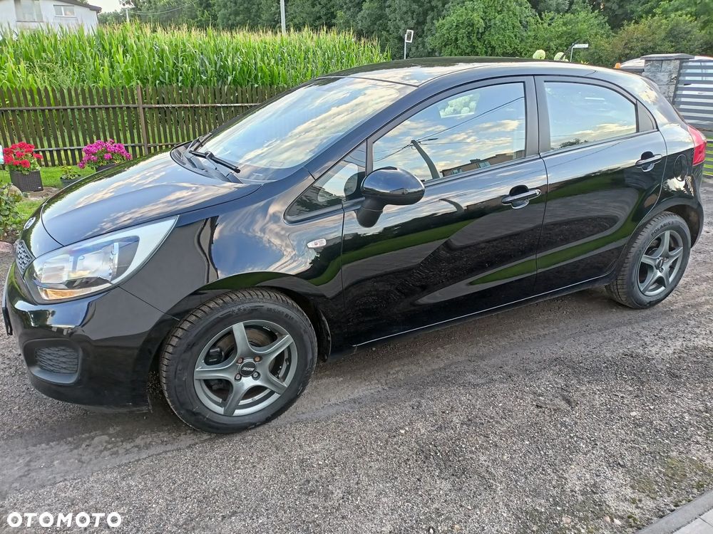 Kia Rio - 11