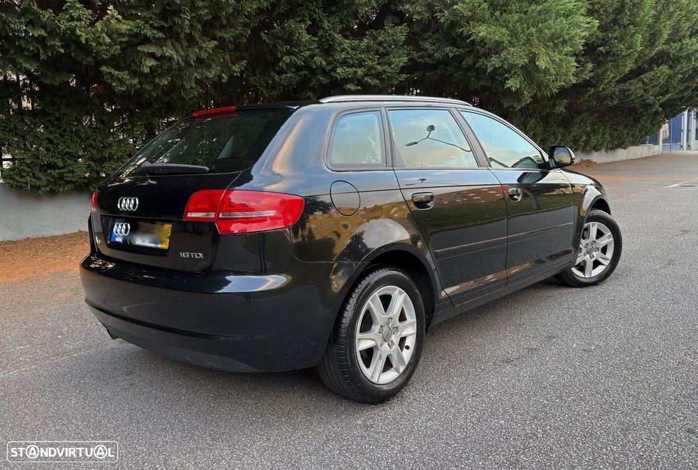 Audi A3 Sportback 1.6 TDI Attraction Business Line - 27
