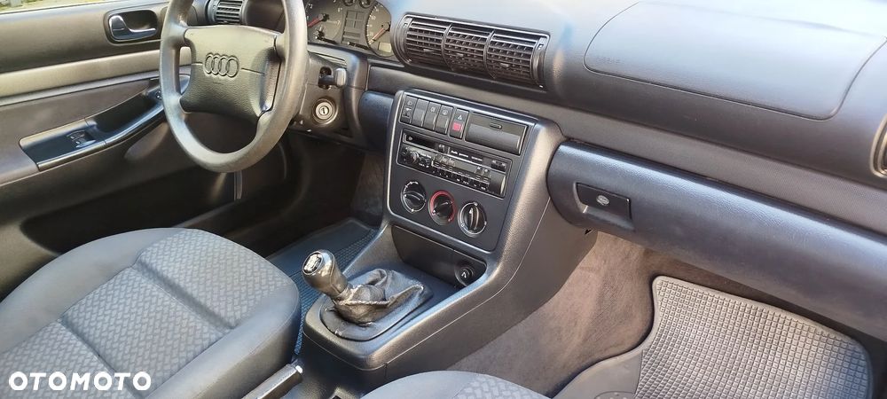 Audi A4 Limousine 1.6 - 7