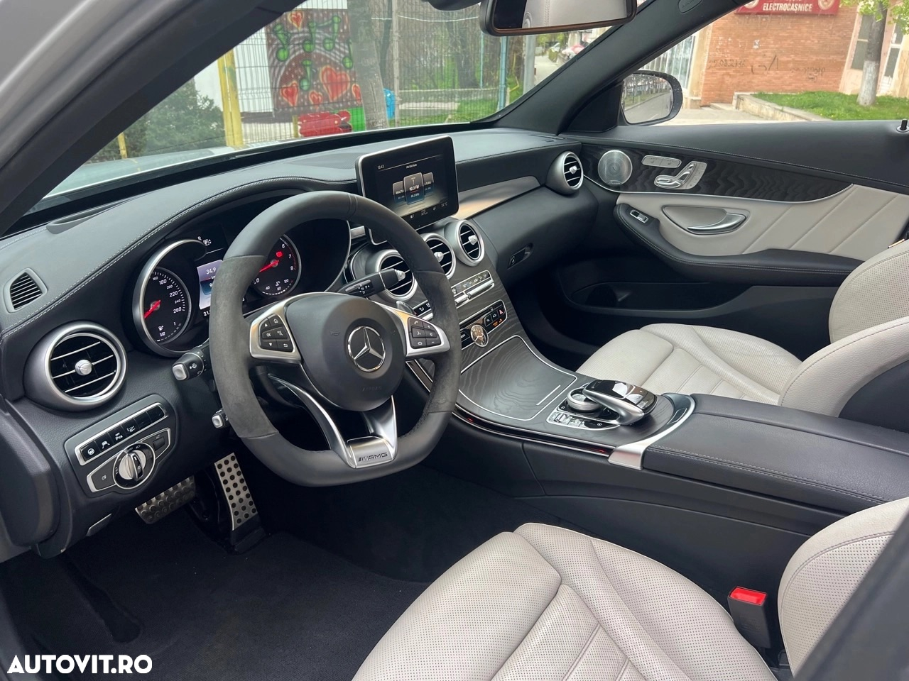 Mercedes-Benz C 400 4Matic T 7G-TRONIC AMG Line - 7