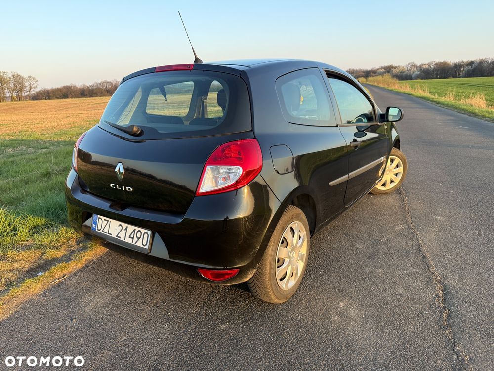 Renault Clio 1.2 16V 75 Yahoo - 6
