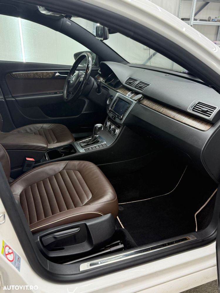 Volkswagen Passat Variant 2.0 TDI DSG BlueMotion Technology Exclusive - 13
