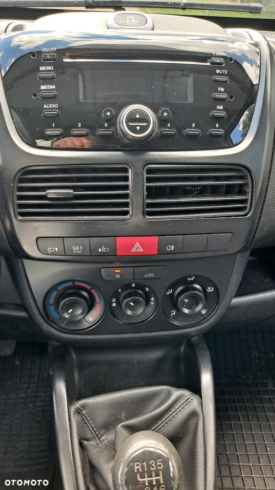 Opel COMBO - 21