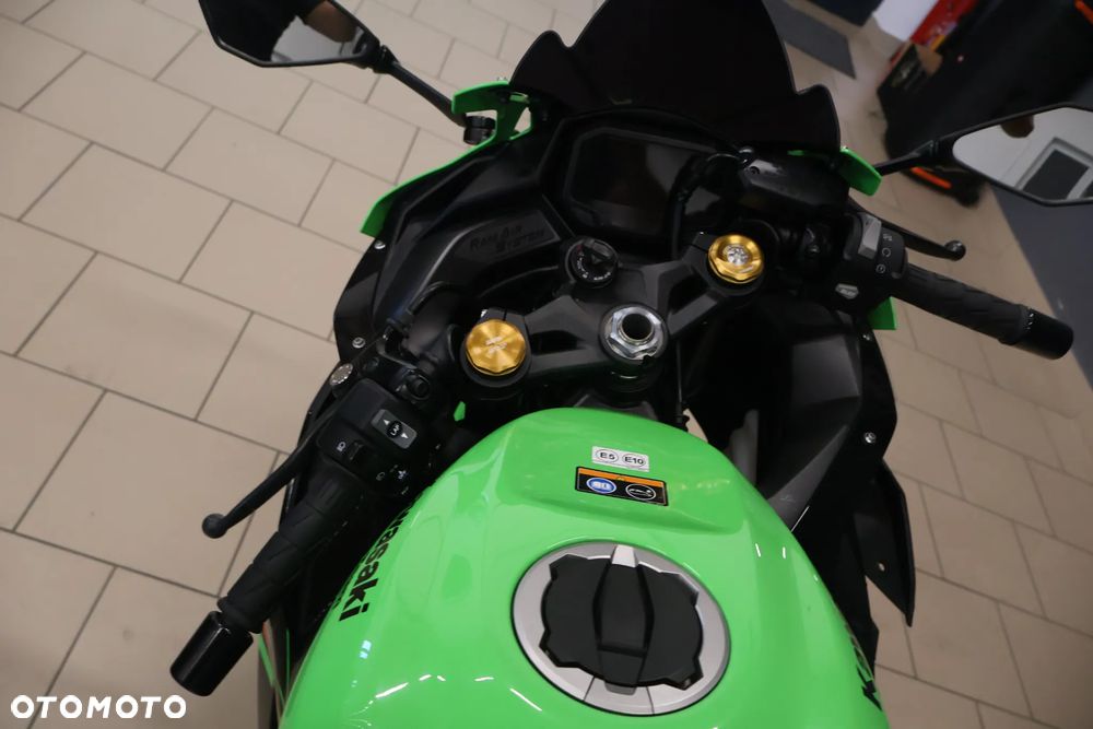 Kawasaki ZX - 3