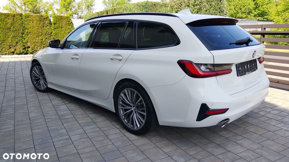 BMW Seria 3 320d Sport Line - 3
