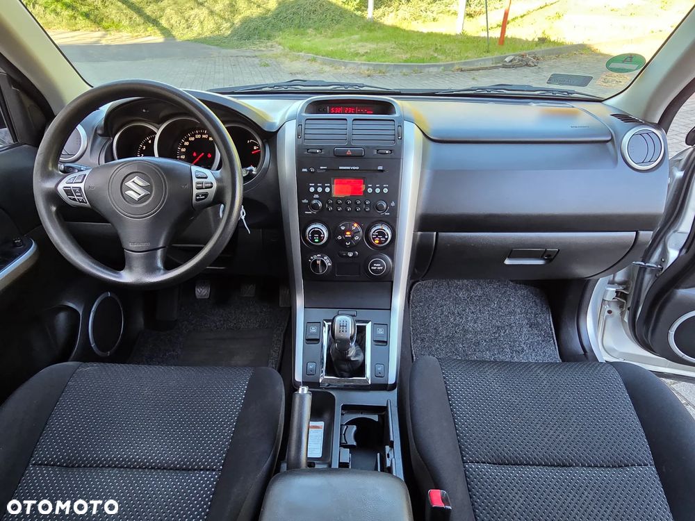 Suzuki Grand Vitara 1.9 DDiS Comfort DPF Family - 22