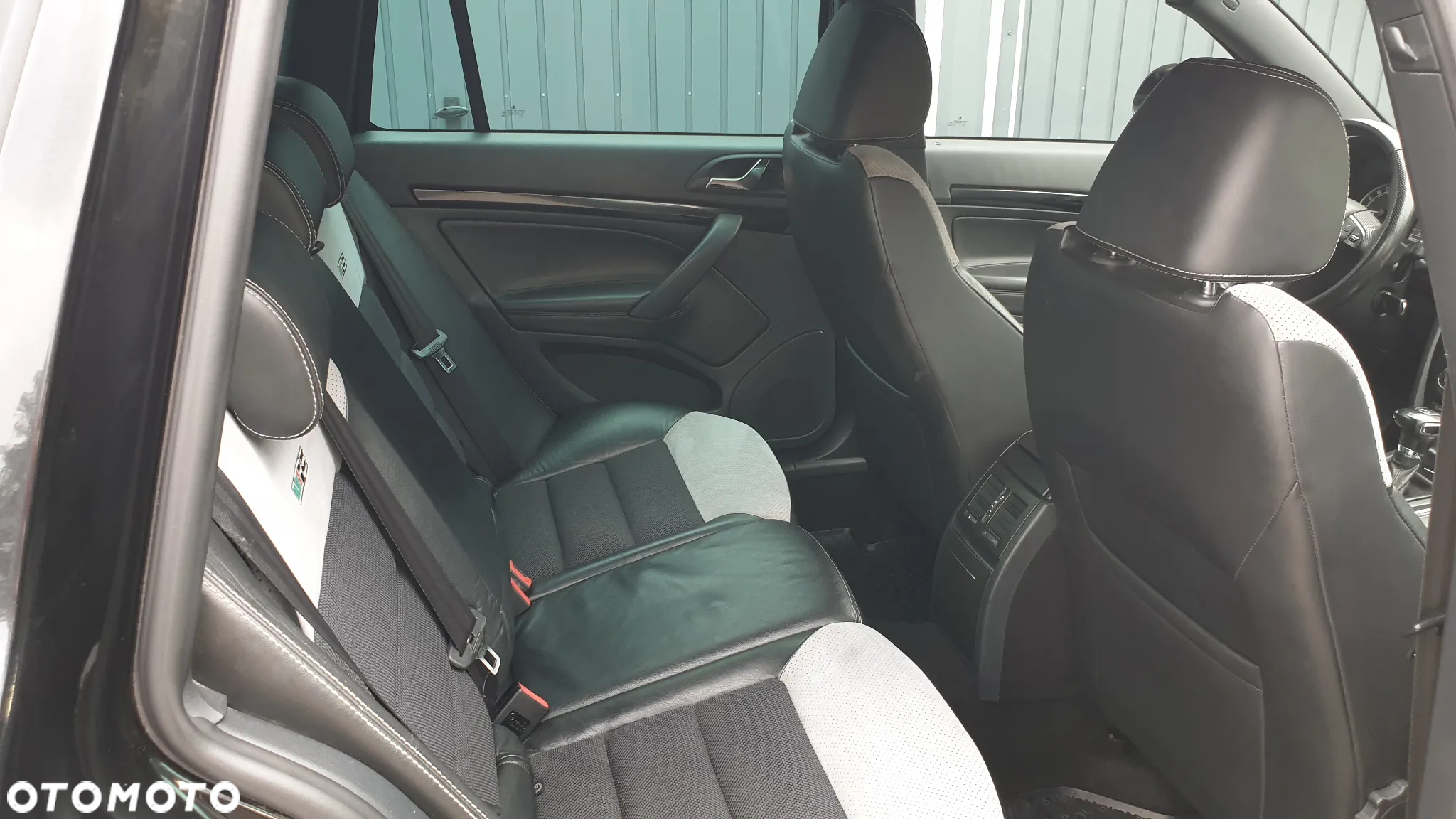 Skoda Octavia Combi 2.0 TDI DPF DSG RS - 12