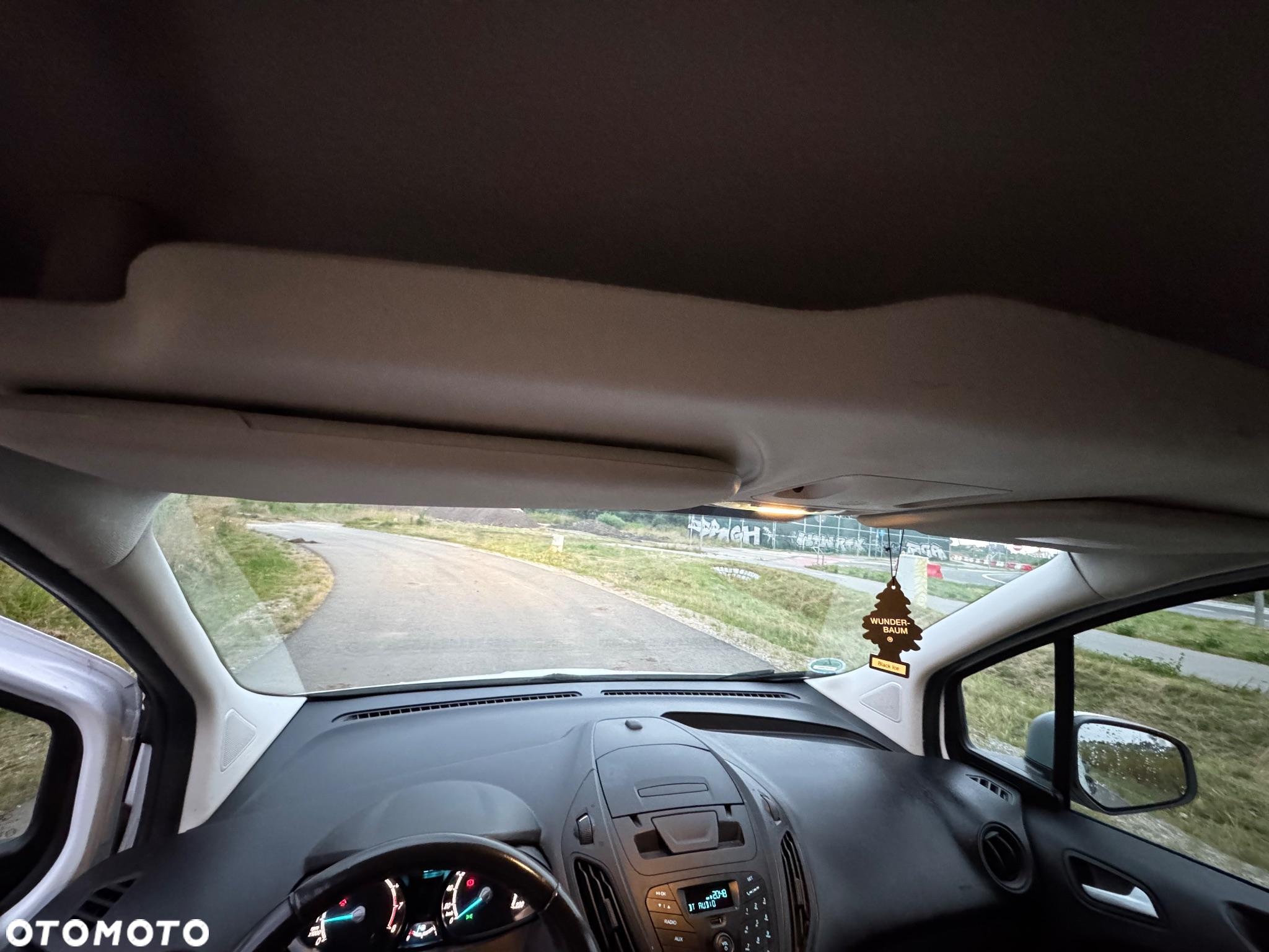 Ford Transit Courier Basis - 24