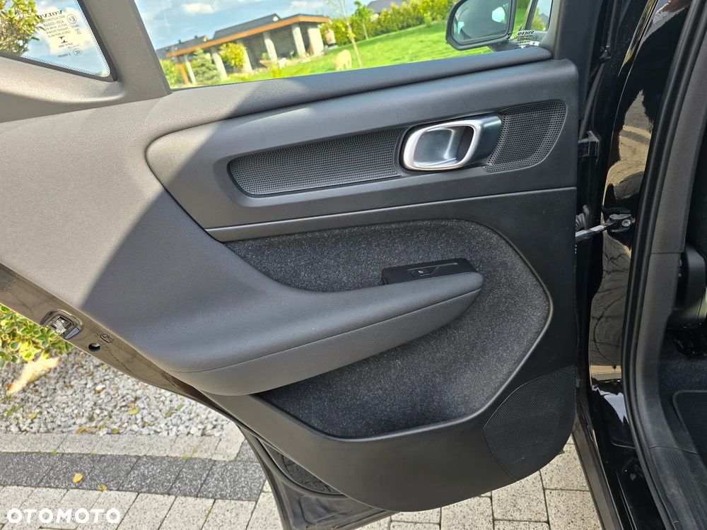 Volvo XC 40 T2 Momentum Pro - 12