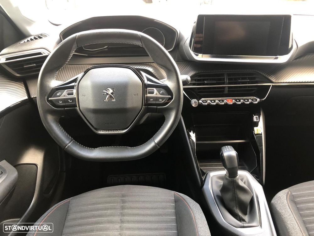 Peugeot 208 - 9