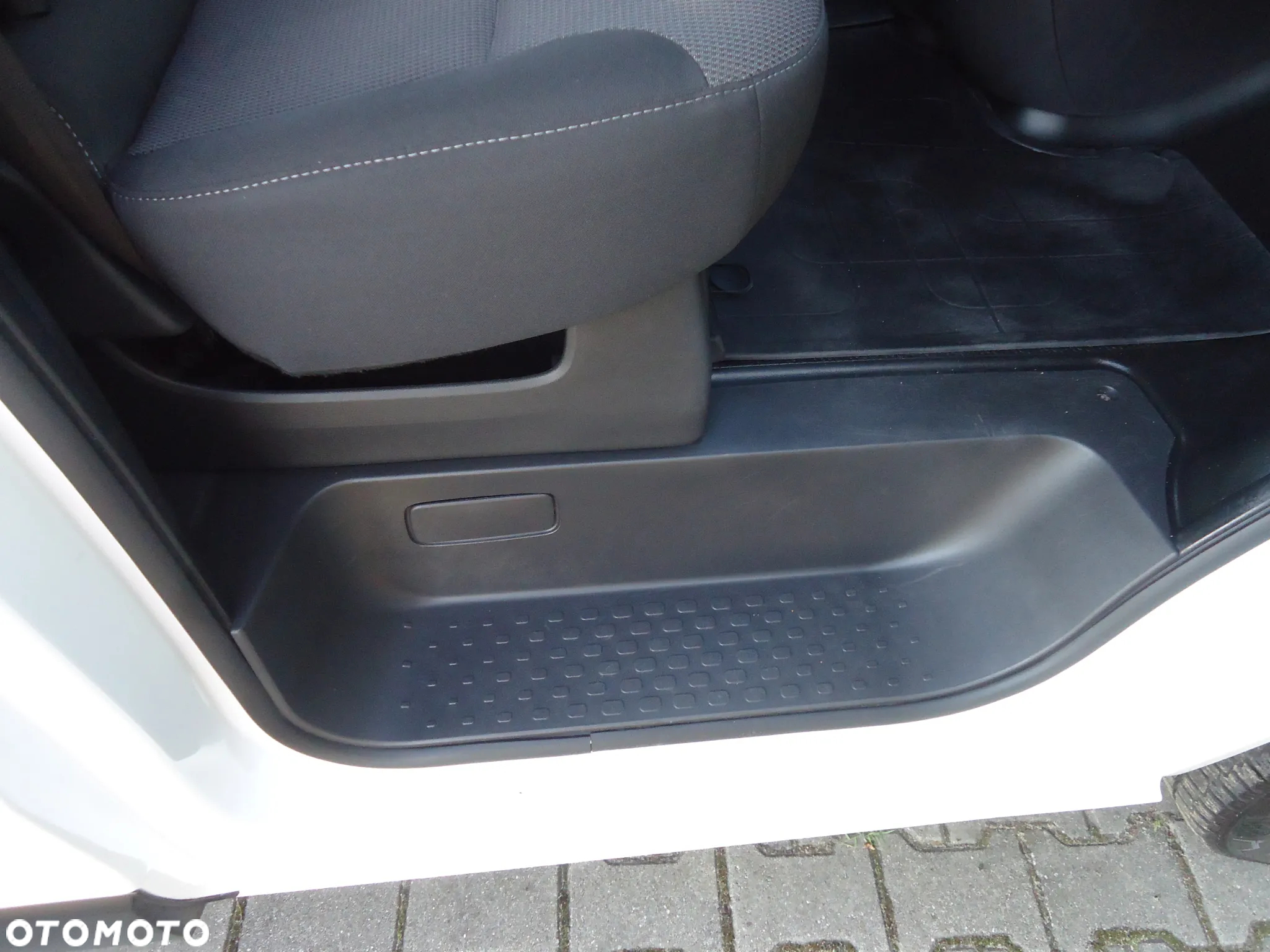 Renault Trafic - 16