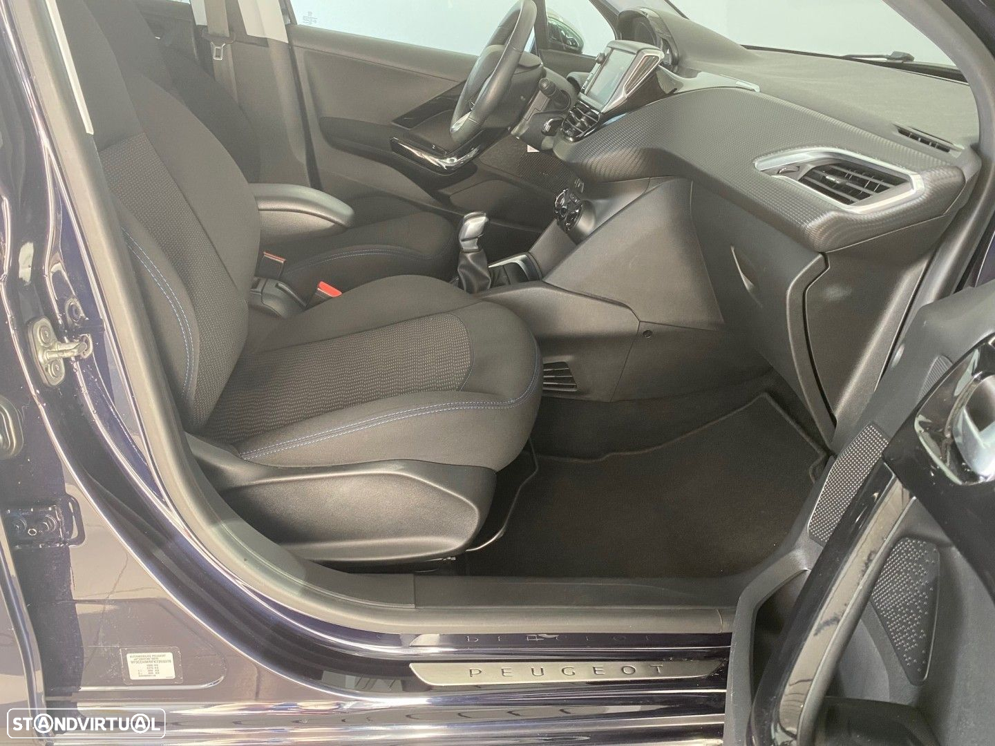 Peugeot 208 1.2 PureTech Signature - 31