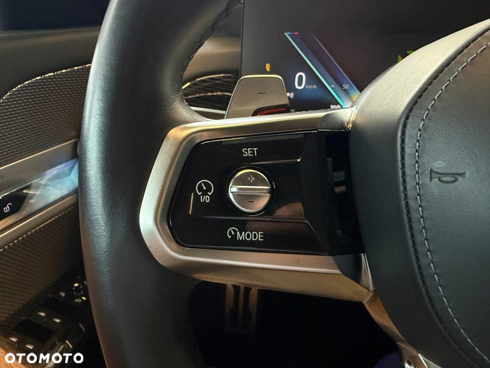 BMW Seria 7 - 36