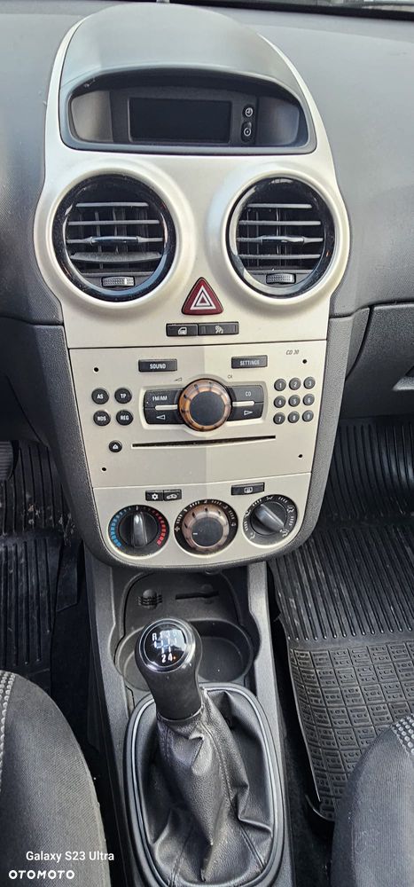 Opel Corsa 1.2 16V Cosmo - 10