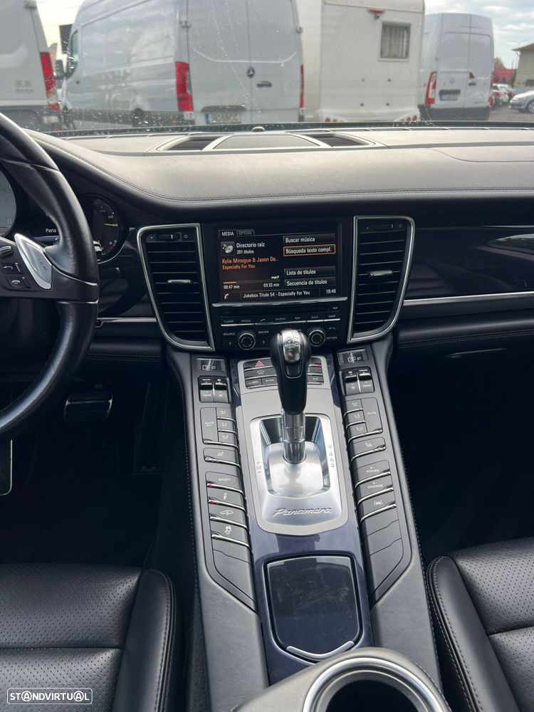 Porsche Panamera - 44