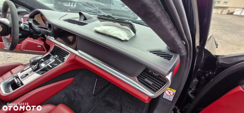 Porsche Panamera - 21