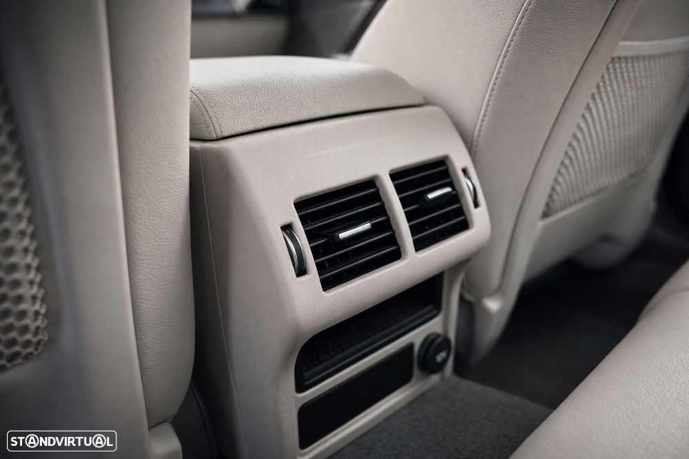 Jaguar XE 2.0 D Prestige AWD Aut. - 57