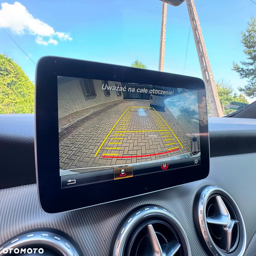 Mercedes-Benz GLA 200 7G-DCT - 19