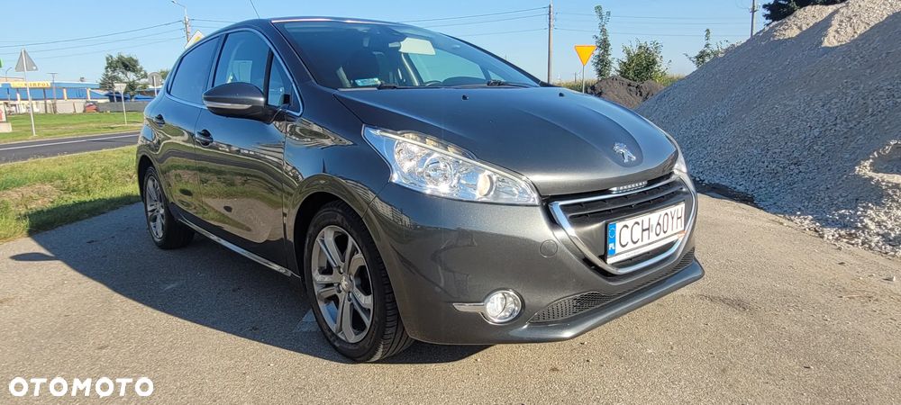 Peugeot 208 - 4