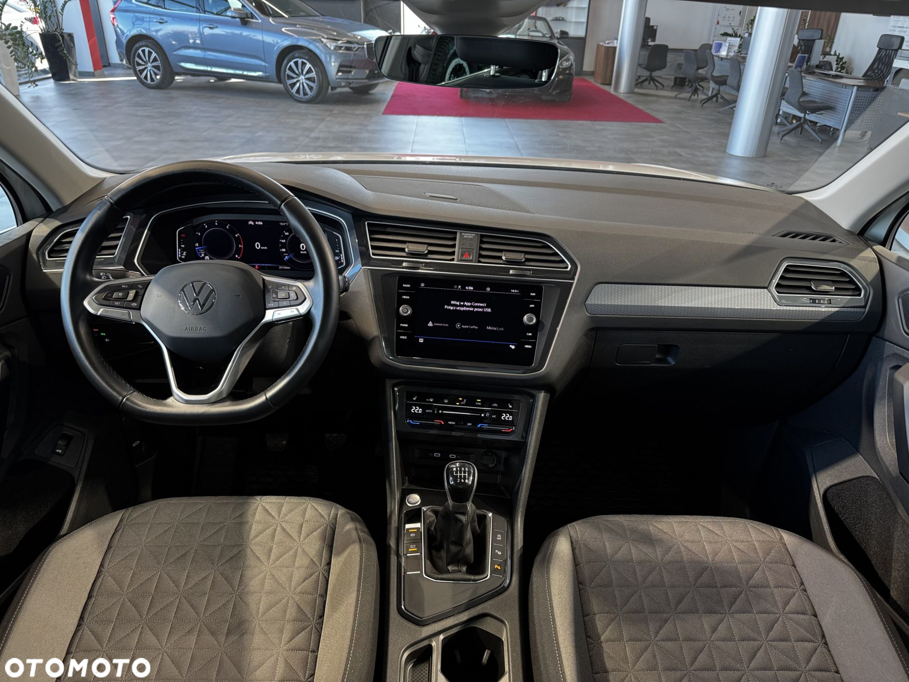 Volkswagen Tiguan - 19