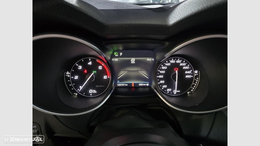 Alfa Romeo Stelvio 2.2 D Super AT8 - 24